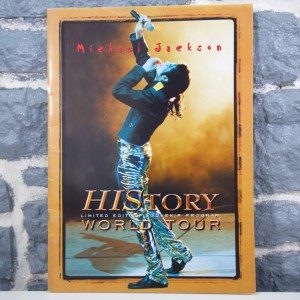 HIStory World Tour - Limited Edition Souvenir Program (01)